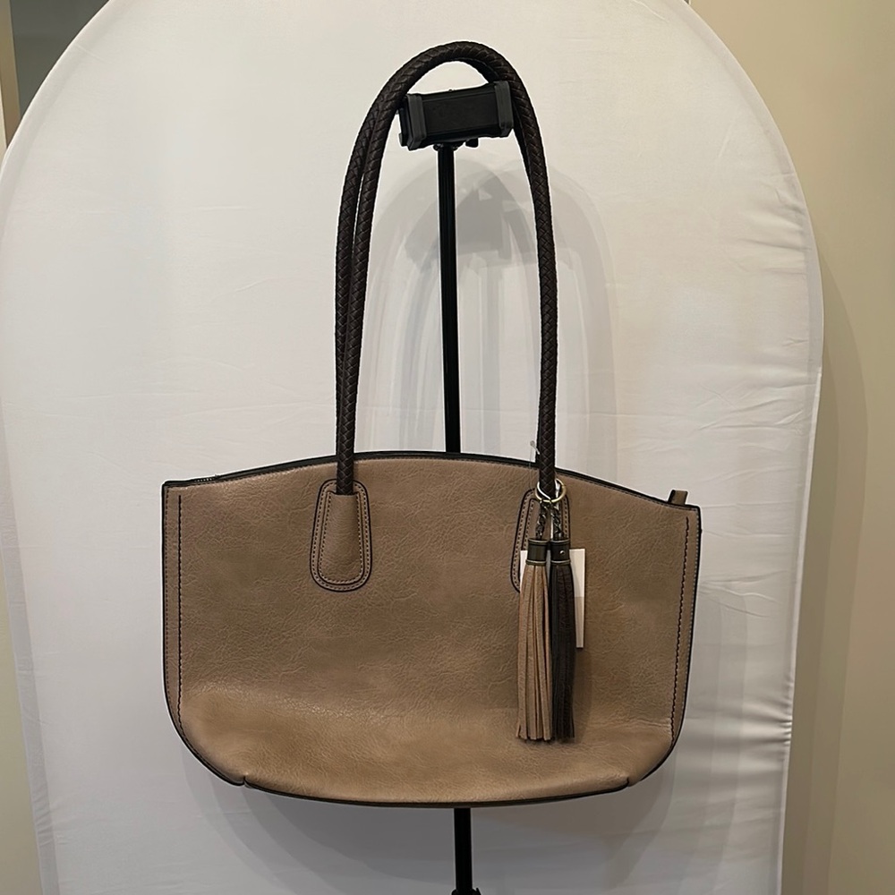 Elegant Tan Leather Tote Bag